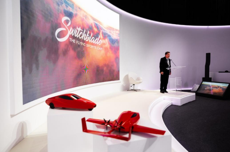 Samson Sky CEO Presents Switchblade Flying Sports Car at Dubai World Congress